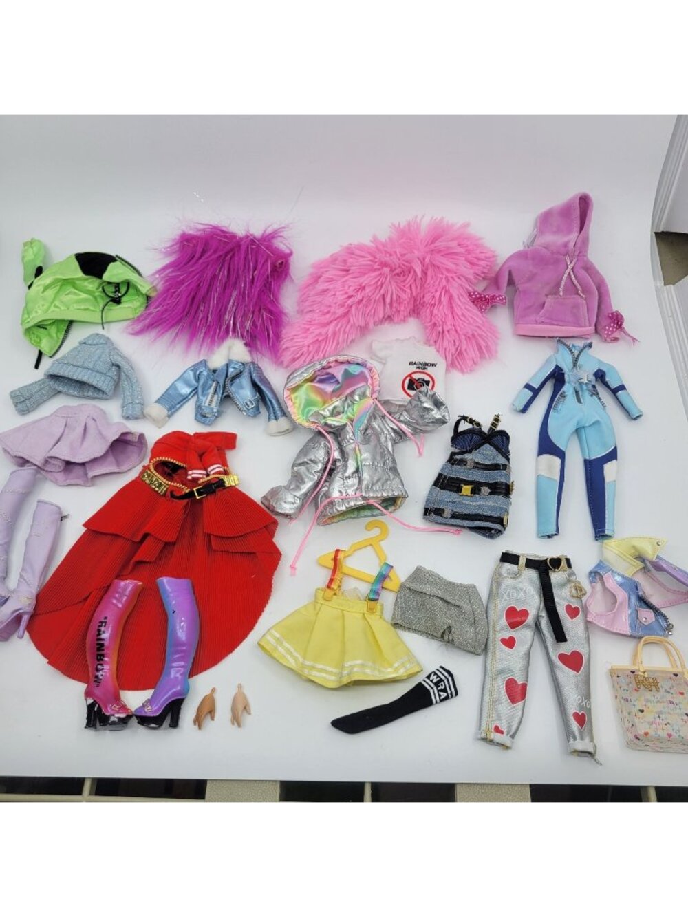 RAINBOW HIGH Doll Clothing Lot of Clothes, Shoes, Accessories - 24 Pieces